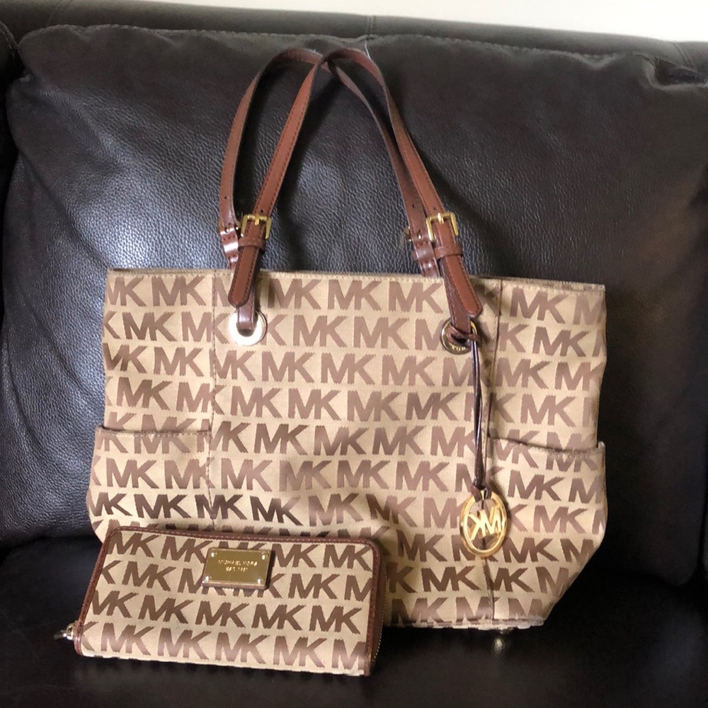 Michael Kors bag and matching wallet